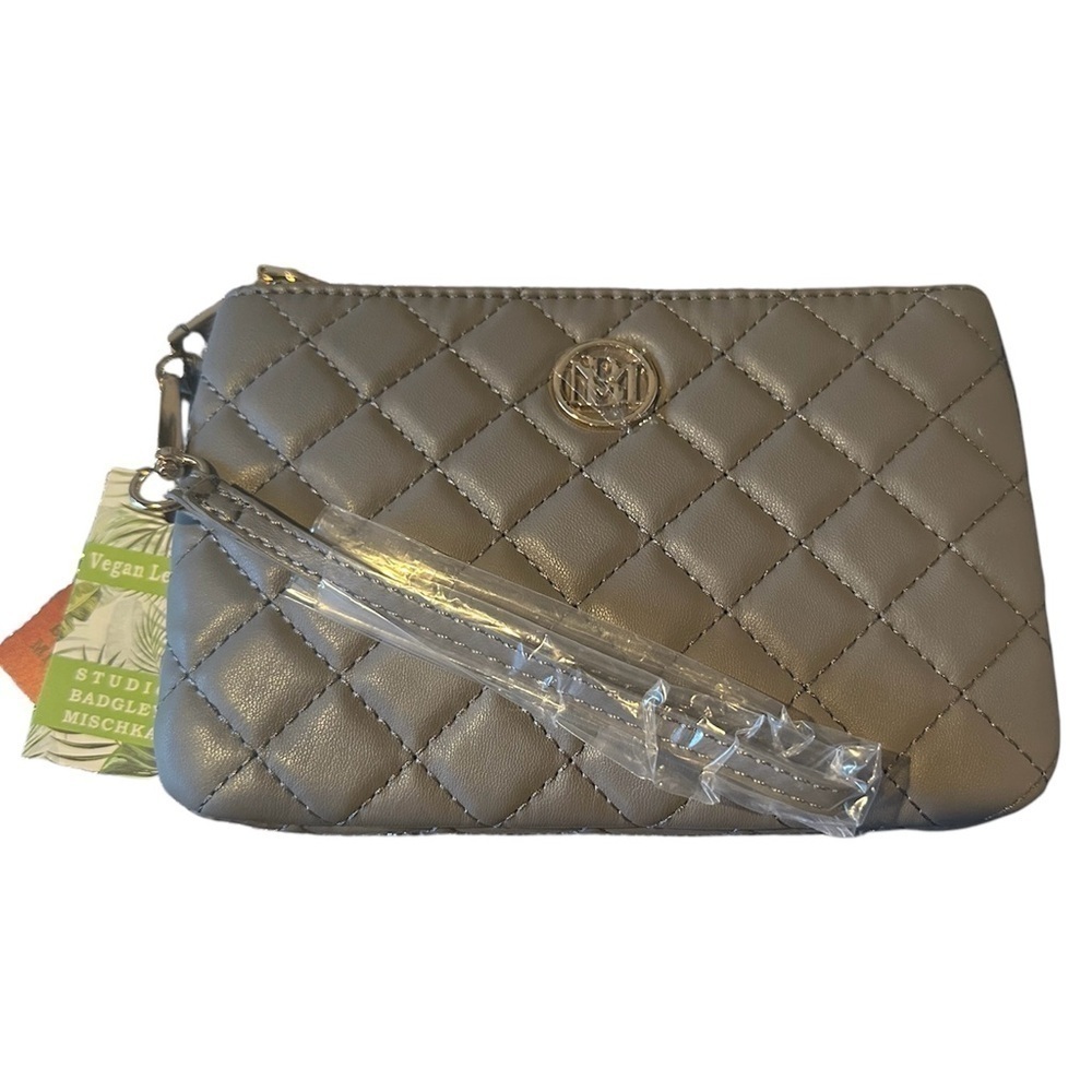 NWT BADGLEY MISCHKA Quilted Logo Wristlet MSRP-$29
